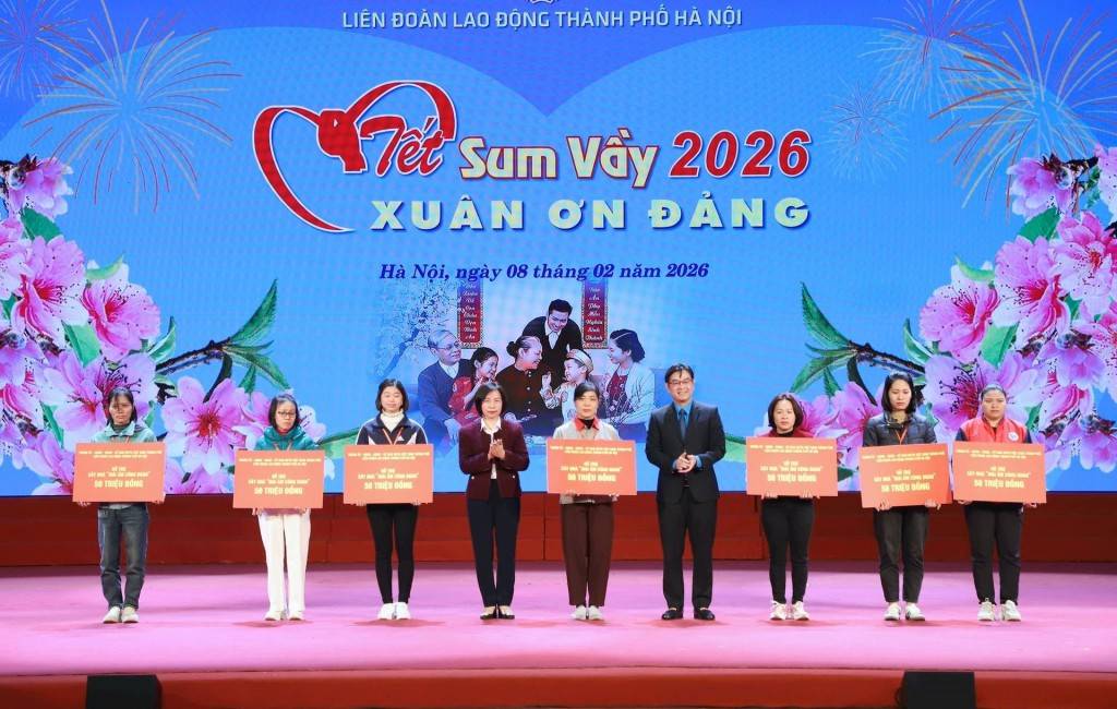 Công đoàn và người lao động vững tin dựng xây “kỳ tích sông Hồng”