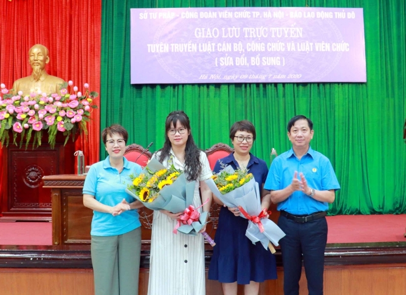 Trực tuyến hình ảnh: Hỏi - đáp những điểm mới của Luật Cán bộ, công chức và Luật Viên chức