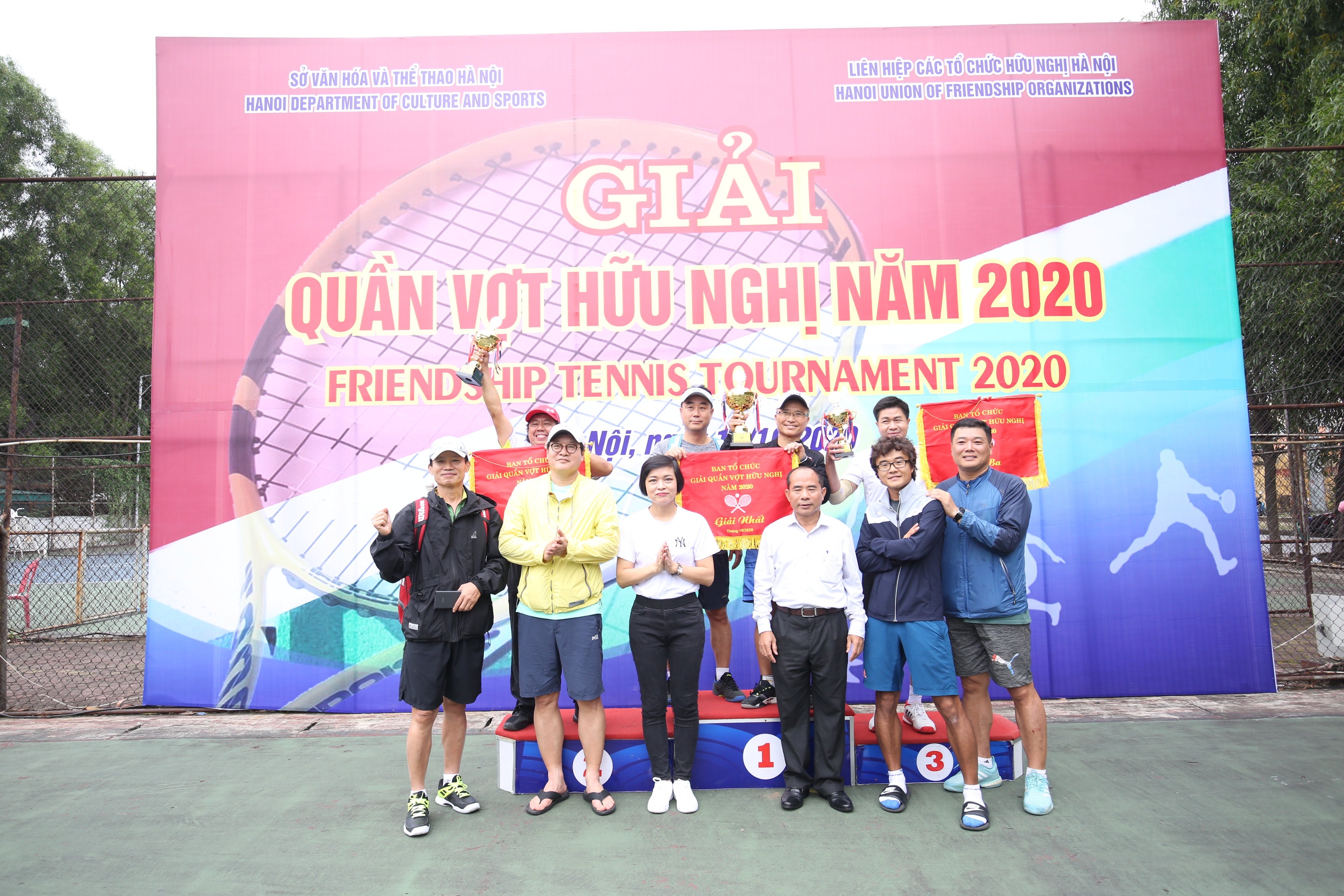 Hơn 100 tay vợt tham gia Giải Quần vợt hữu nghị năm 2020