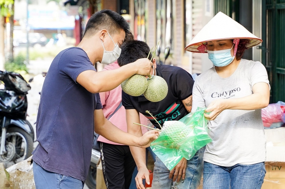 Người dân Hà Nội chung tay tiêu thụ nông sản Bắc Giang