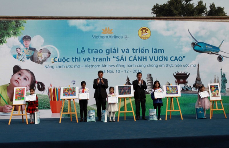 100 học sinh đoạt giải thi vẽ “Sải cánh vươn cao” 2016